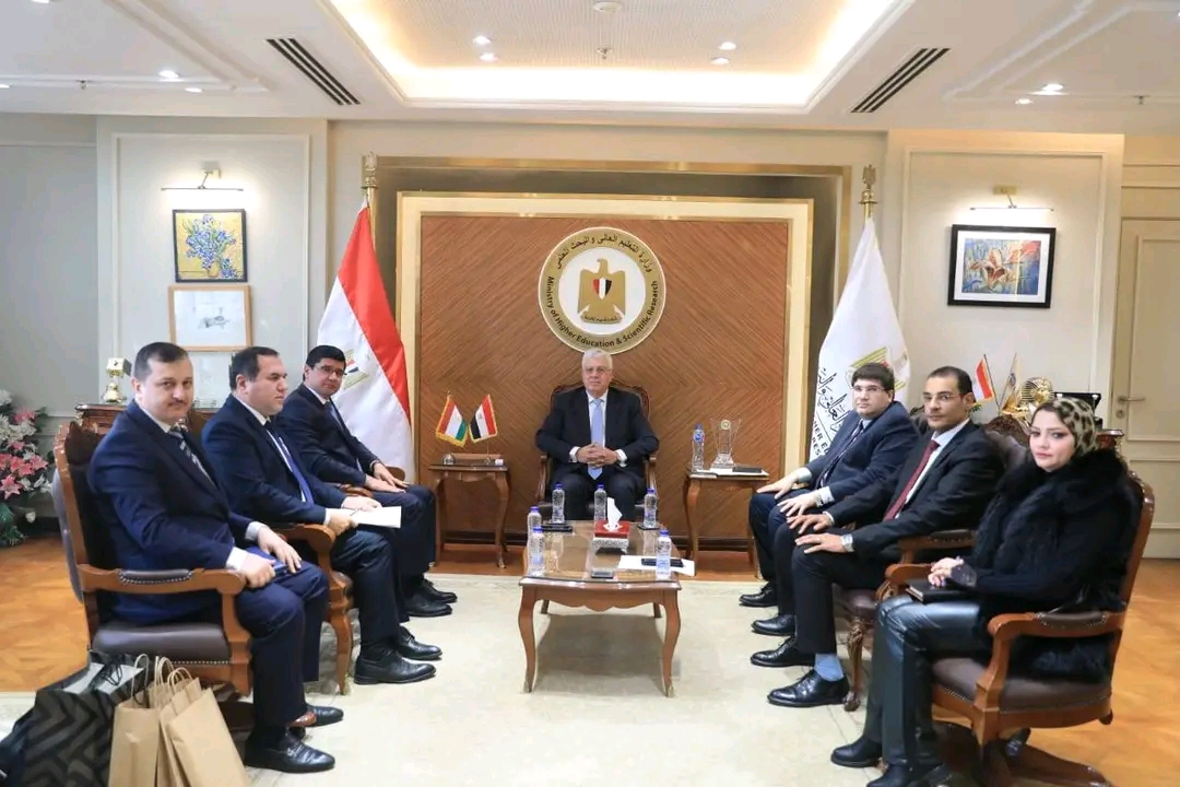 1767602547495 العالي وزير التعليم العالي وسفير طاجكستان يبحثان التعاون في مجالات البحث العلمي موقع في الجامعة
