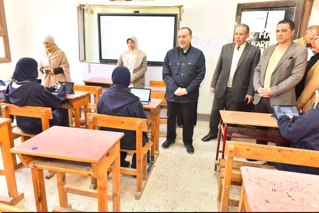 1767625257084 أولى محافظ أسيوط: 23 ألفًا و264 طالبًا وطالبة من طلاب الصف الأول الثانوي يؤدون امتحان البرمجة والذكاء الاصطناعي موقع في الجامعة