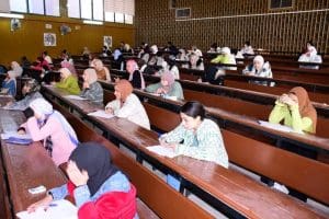 رئيس جامعة سوهاج يتابع أداء 2600 طالب لامتحانات التربية النوعية ويتفقد لجان الصم 3 1768054729751 جامعة سوهاج رئيس جامعة سوهاج يتابع أداء 2600 طالب لامتحانات التربية النوعية ويتفقد لجان الصم موقع في الجامعة