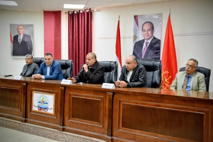 اجتماع عاجل لمدير تعليم بورسعيد مع رؤساء لجان الشهادة الإعدادية