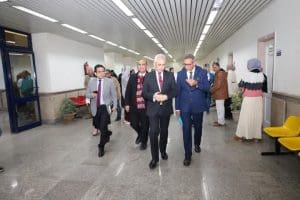 رئيس جامعة المنيا يفتتح وحدات الليزر ويُدشن 26 وحدة جديدة بمستشفى طب الأسنان 13 تطوير مستشفى طب الأسنان بمستشفى المنيا