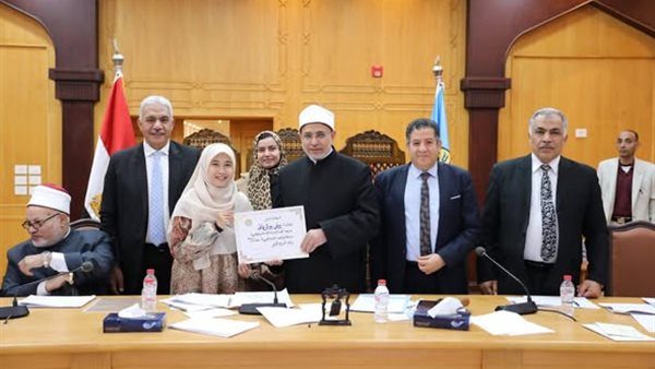 الطالبة الإندونيسية ييلي بوترياني تؤكد أن الأزهر كعبة العلم وقبلة العلماء