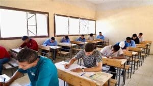 طلاب الشهادة الإعدادية