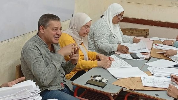 الكنترولات تواصل تصحيح امتحانات الشهادة الإعدادية