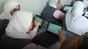 التابلت قلب ألماني وياباني.. "في الجامعة" يكشف تفاصيل أزمة امتحان البرمجة بالمدارس والتعليم ترد 4 875 التابلت التابلت قلب ألماني وياباني.. "في الجامعة" يكشف تفاصيل أزمة امتحان البرمجة بالمدارس والتعليم ترد موقع في الجامعة