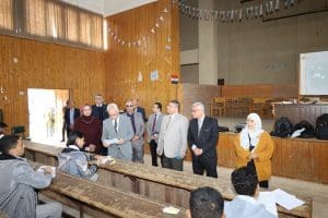 FB IMG 1767294623525 المنيا جامعة المنيا تتابع سير الامتحانات بكليات التمريض ودار العلوم والصيدلة موقع في الجامعة