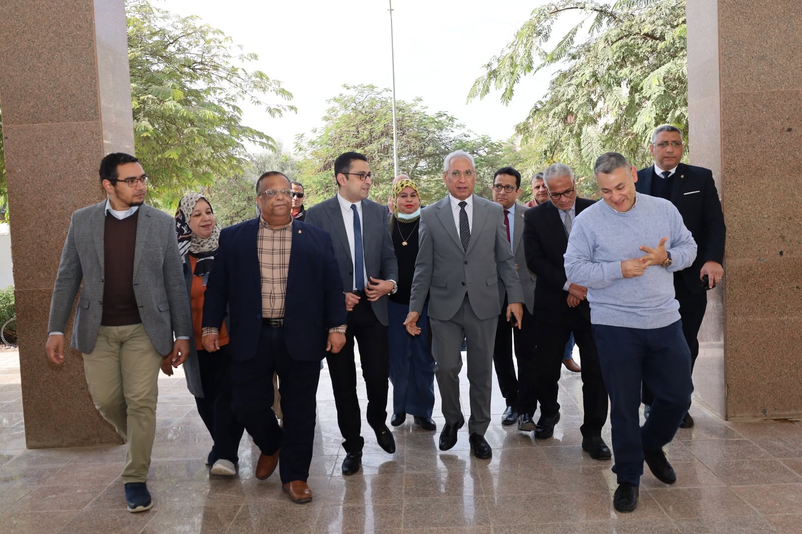 FB IMG 1767294633582 المنيا جامعة المنيا تتابع سير الامتحانات بكليات التمريض ودار العلوم والصيدلة موقع في الجامعة