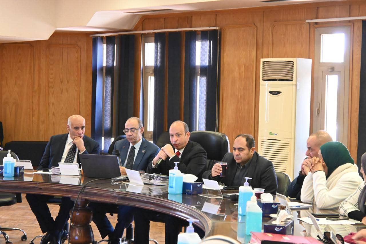 FB IMG 1767346993590 جامعة عين شمس قصر العيني يعلن خطة تطوير شاملة للمستشفيات والتدريب الطبي ويؤكد استمرار البرامج التعليمية المعتمدة موقع في الجامعة