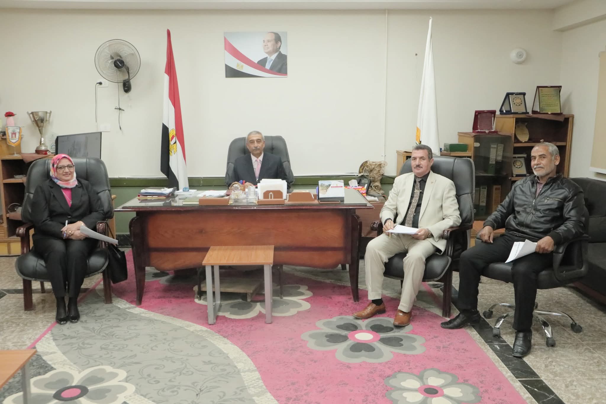 FB IMG 1767461830096 الشهادة الإعدادية تعليم الوادي الجديد تبدأ مقابلات الدفعة الثالثة لمبادرة "1000 مدير مدرسة" موقع في الجامعة