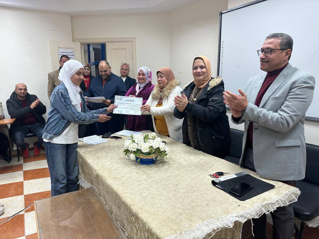 FB IMG 1767626967412 تعليم مطروح يعلن الإنتهاء من الاستعدادات تعليم مطروح تمنح دروع التميز لطلاب الشهادة الإعدادية الأكثر التزاماً بالمراجعات النهائية موقع في الجامعة