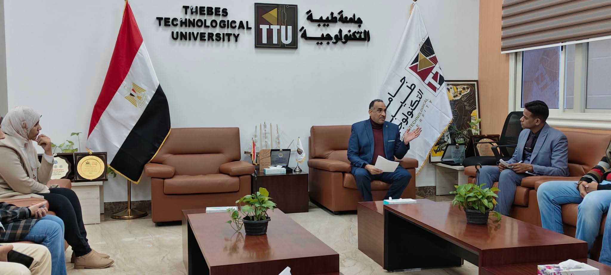 FB IMG 1767711996036 حادث رئيس جامعة طيبة التكنولوجية يقر تطوير المعامل واستحداث ورش تدريبية لتحديث التعليم التكنولوجي موقع في الجامعة