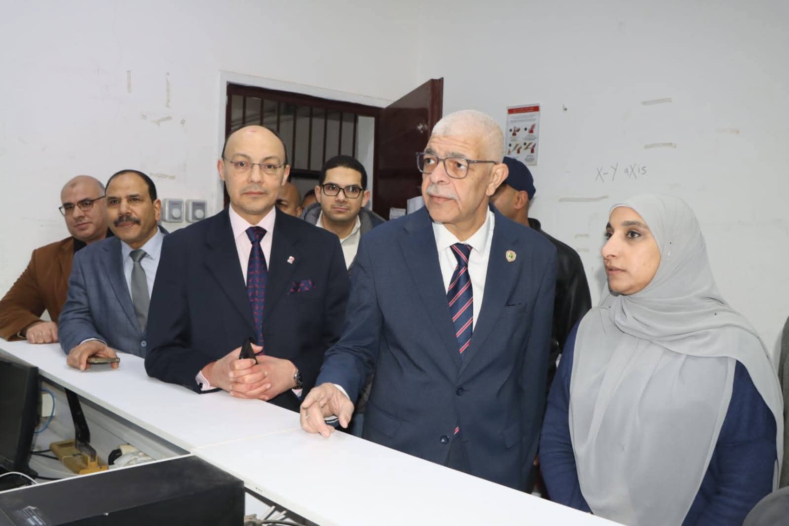 FB IMG 1767890039233 نقيب رئيس جامعة المنوفية يتفقد صيدلة الإسعاف ويشدد على جودة الخدمات الصيدلانية بالمستشفيات الجامعية موقع في الجامعة