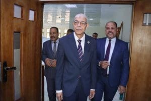 رئيس جامعة المنوفية يتفقد لجان امتحانات طب الأسنان ويطمئن على كفاءة العيادات ووحدات التعقيم 6 FB IMG 1768132117254 جامعة المنوفية رئيس جامعة المنوفية يتفقد لجان امتحانات طب الأسنان ويطمئن على كفاءة العيادات ووحدات التعقيم موقع في الجامعة