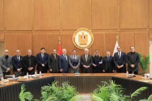 وزير التعليم العالي يشهد توقيع اتفاقية مزدوجة بين معهد سوهاج وسانت بطرسبرغ لمنح بكالوريوس روسي ومصري 3 وزير التعليم العالي يشهد توقيع اتفاقية مزدوجة بين معهد سوهاج وسانت بطرسبرغ