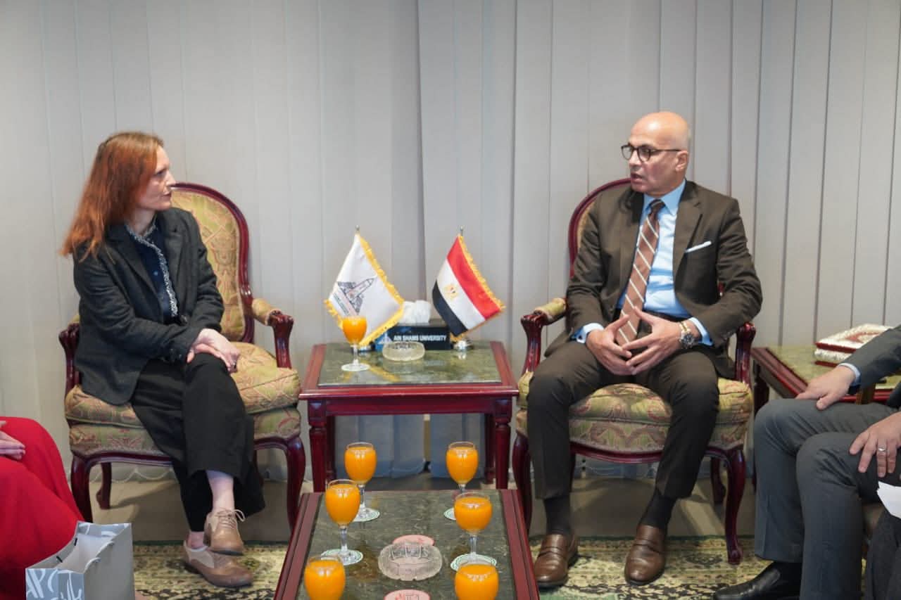 جامعة عين شمس وEssex البريطانية تعززان الشراكة الأكاديمية