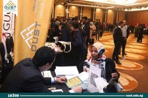 جامعة العبور للعلوم والتكنولوجيا تشارك بنجاح في معرض ZoneED Fair للطلاب الوافدين 2026 4 جامعة العبور للعلوم والتكنولوجيا تبرز برامجها الأكاديمية المتنوعة في معرض ZoneED 2026