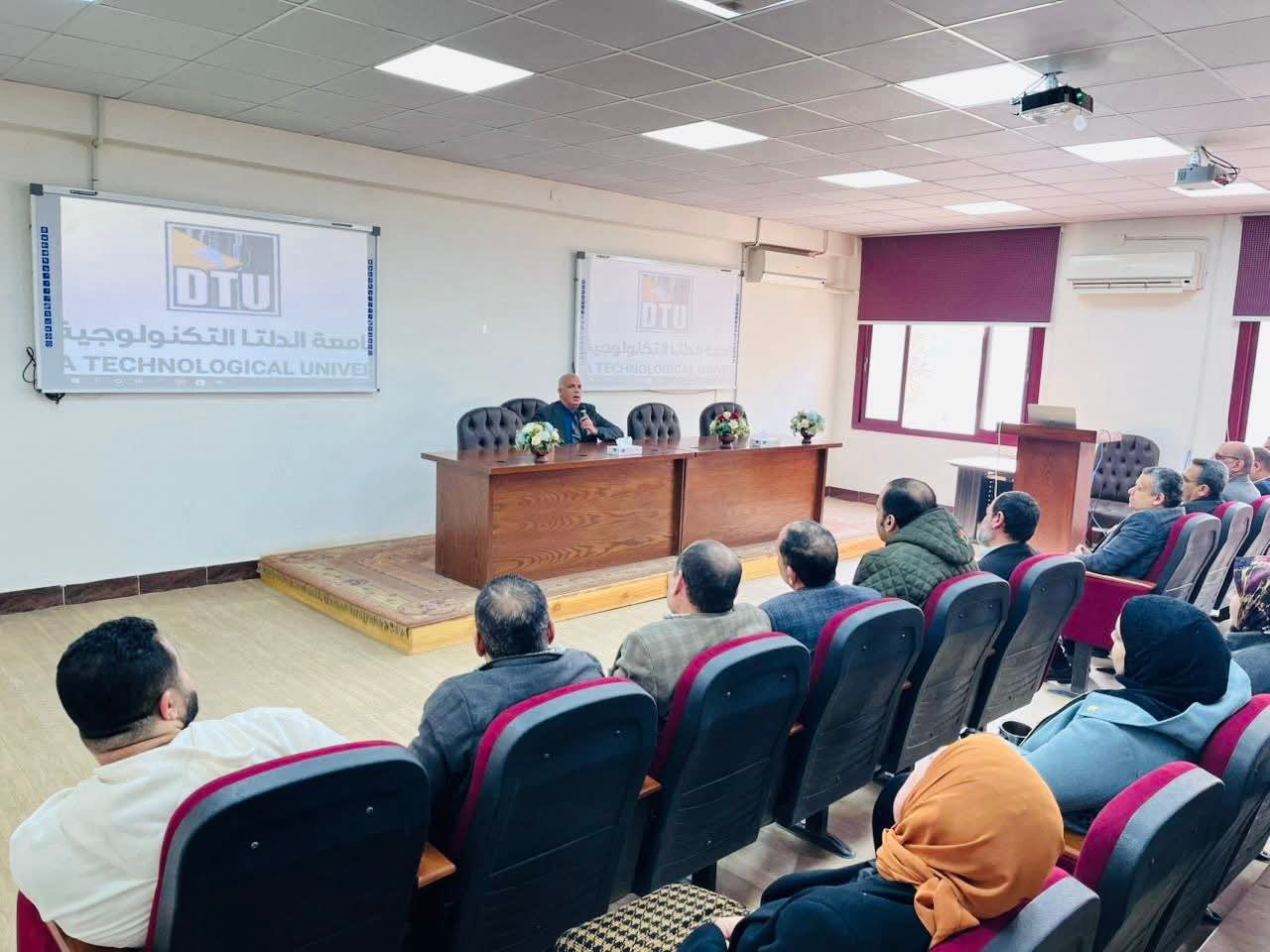 رئيس جامعة الدلتا التكنولوجية يناقش تطوير بيئة العمل