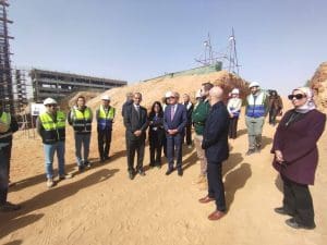 متابعة تطوير الحرم الجامعي الجديد للجامعة الفرنسية