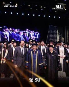 بحضور راتب ومميش والفقي.. جامعة سيناء تحتفل بتخرج دفعة جديدة من كلية الأسنان في ذكرى مرور 20 عاماً على تأسيسها 4 جامعة سيناء تحتفل بتخرج دفعة جديدة من كلية الأسنان