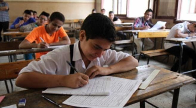 IMG 20260107 WA0148 بوكليت لطلاب الصف الثاني الثانوي 2026.. بوكليت اللغة الإنجليزية من تعليم أسوان استعدادًا للامتحانات موقع في الجامعة