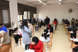 جامعة قناة السويس تؤكد انتظام سير الامتحانات في لجان الألسن والسياحة والفنادق خلال الأسبوع الأخير 4 رئيس جامعة قناة السويس يتفقد لجان الألسن والسياحة والفنادق
