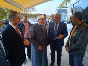 جامعة الأزهر تطلق المرحلة الأولى من الوحدات الطبية المتنقلة لخدمة المواطنين في المناطق النائية 7 جامعة الأزهر تبدأ تشغيل الوحدات الطبية المتنقلة