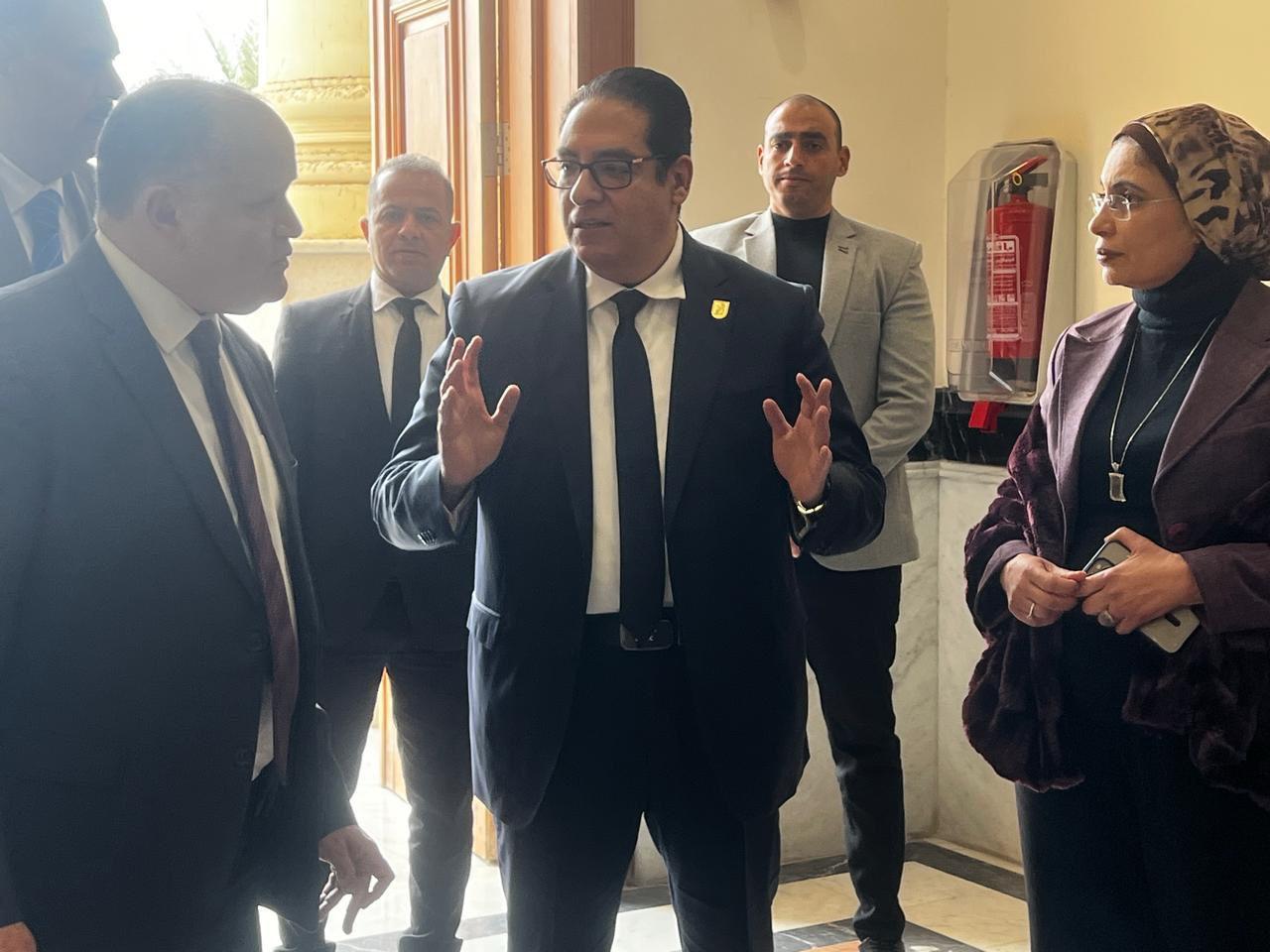 رئيس جامعة القاهرة يوجّه بسرعة إعلان نتائج الفصل الدراسي الأول وتفعيل لجان التقويم ودعم الأنشطة الطلابية