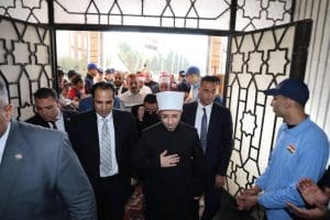 وزير الأوقاف يناقش رسالة ماجستير بـ "أصول دين الزقازيق" ويمنح الباحث درجة "ممتاز" 4 وزير الأوقاف يناقش رسالة ماجستير بـ أصول دين الزقازيق