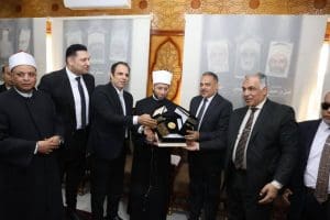 وزير الأوقاف يناقش رسالة ماجستير بـ "أصول دين الزقازيق" ويمنح الباحث درجة "ممتاز" 5 رسالة ماجستير بكلية أصول الدين والدعوة بالزقازيق
