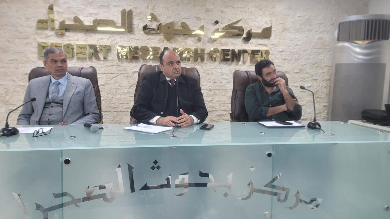 IMG 0245 عالمان ببحوث الصحراء يتحديان الطبيعة مبادرة في الجامعة البحثية.. بحوث الصحراء يطلق المرشد الرقمي للزراعة الصحراوية عبر تطبيق «صحراوي» موقع في الجامعة