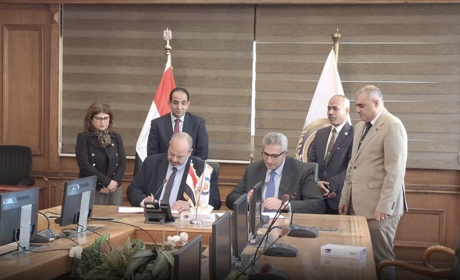 IMG 0254 المجلس أمين المجلس الأعلى للجامعات يوقع عددًا من بروتوكولات التعاون لدعم منظومة التحول الرقمي موقع في الجامعة
