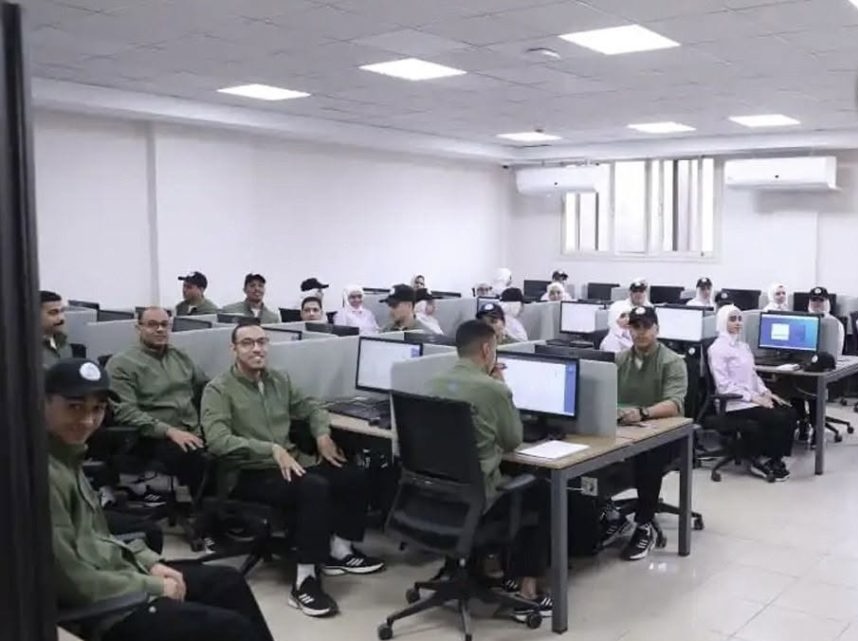 IMG 0629 بحوث فتح باب التقديم لبرنامج تدريبي لدعم الإبداع وريادة الأعمال وتأهيل الشباب موقع في الجامعة