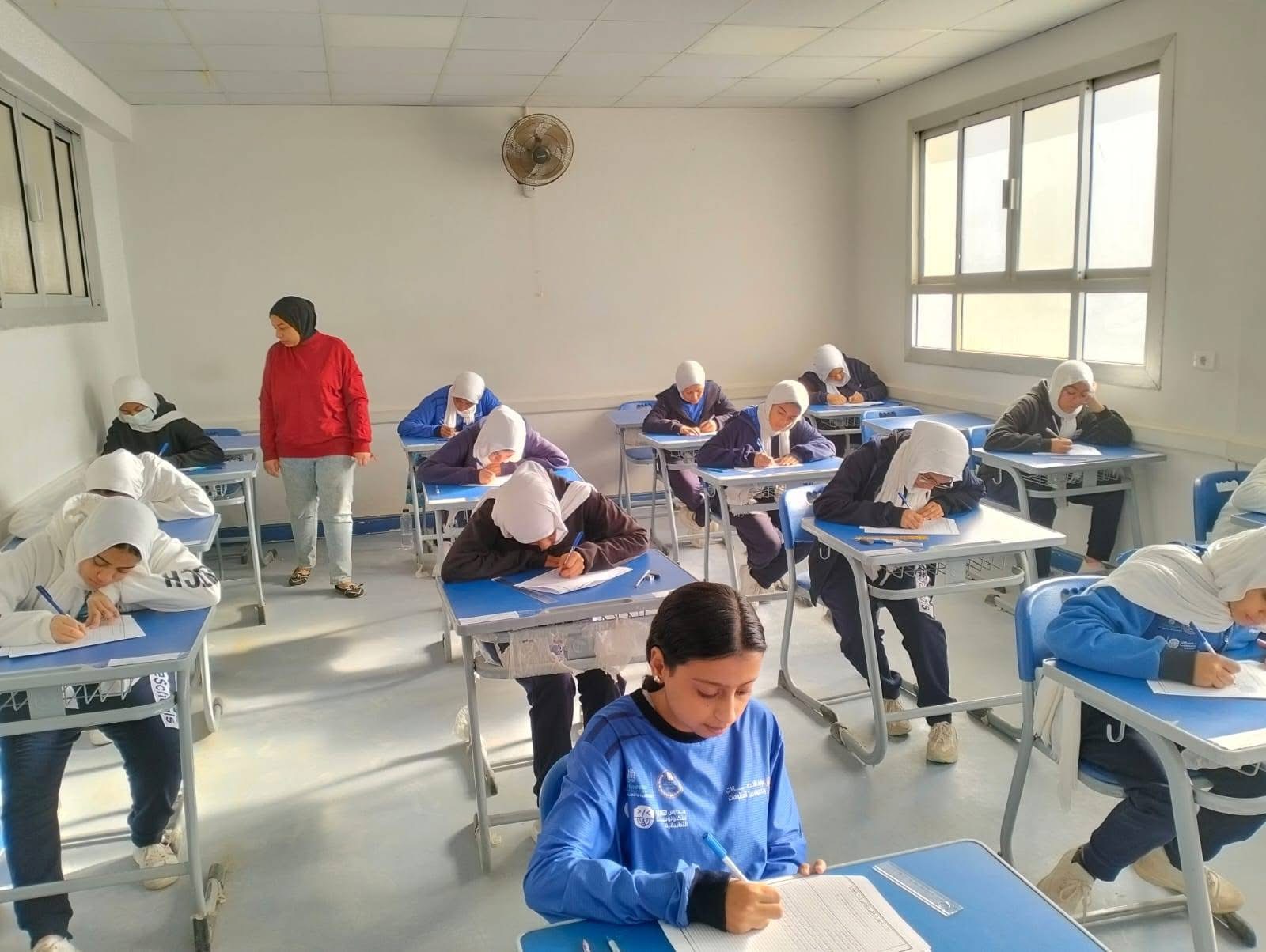 IMG 1152 اختبار اختبارات الترم الأول تنطلق بمدارس التكنولوجيا التطبيقية وسط إجراءات منظمة موقع في الجامعة