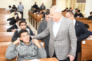 رئيس جامعة قناة السويس يتفقد امتحانات كلية الحاسبات والمعلومات ويؤكد انتظام اللجان لـ2700 طالب 2 IMG 1376 جامعة قناة السويس رئيس جامعة قناة السويس يتفقد امتحانات كلية الحاسبات والمعلومات ويؤكد انتظام اللجان لـ2700 طالب موقع في الجامعة