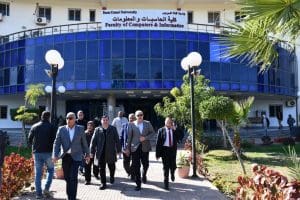 رئيس جامعة قناة السويس يتفقد امتحانات كلية الحاسبات والمعلومات ويؤكد انتظام اللجان لـ2700 طالب 4 IMG 1379 جامعة قناة السويس رئيس جامعة قناة السويس يتفقد امتحانات كلية الحاسبات والمعلومات ويؤكد انتظام اللجان لـ2700 طالب موقع في الجامعة