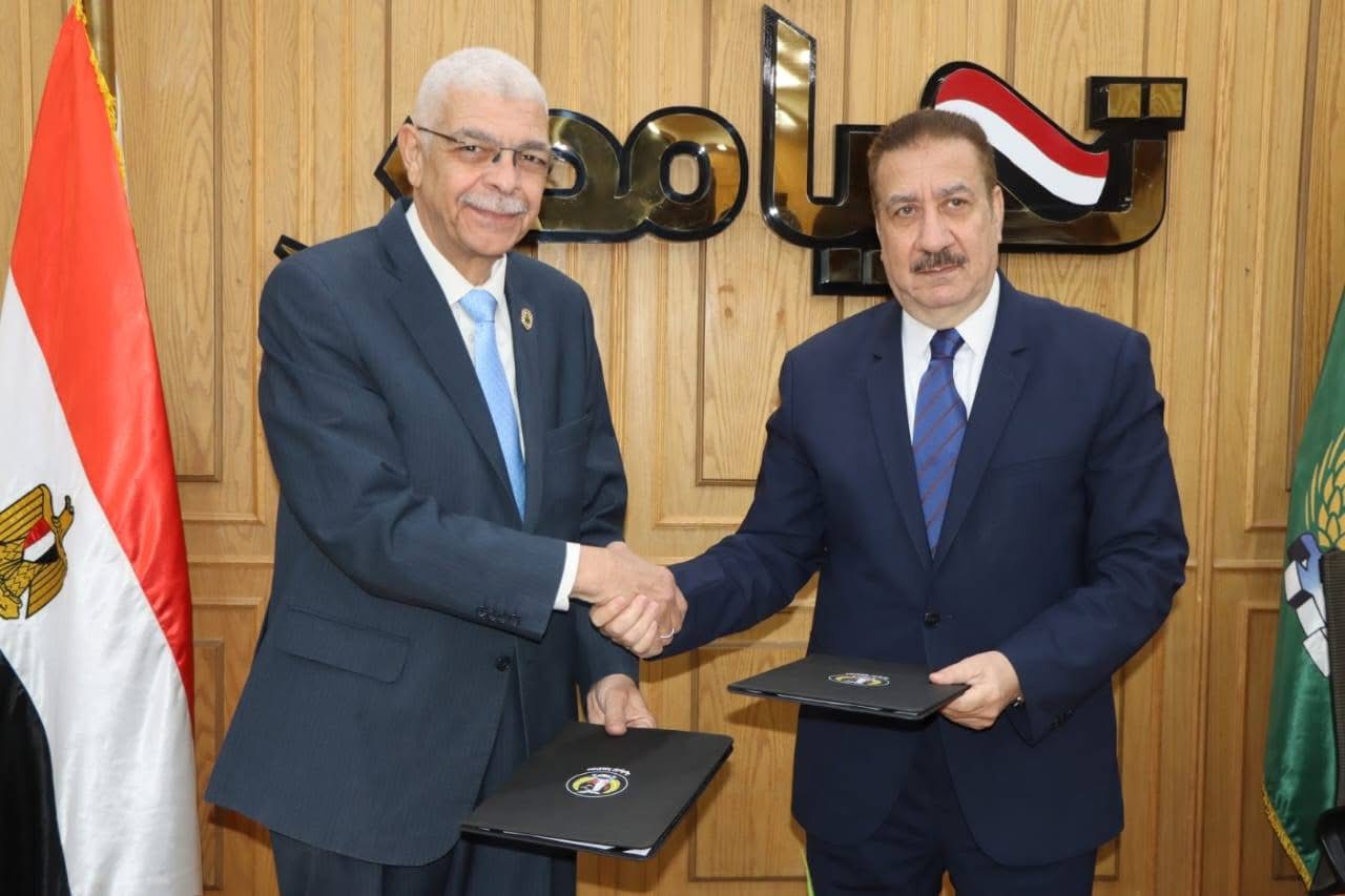 IMG 1412 التعليم التجاري جامعة المنوفية ومحافظة المنوفية توقعان بروتوكول تعاون للإشراف الهندسي والفني على المشروعات التنموية موقع في الجامعة