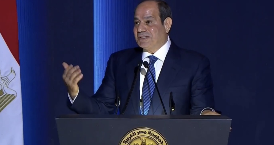 توجيهات السيسي لتنظيم استخدام الأطفال لوسائل التواصل الاجتماعي 