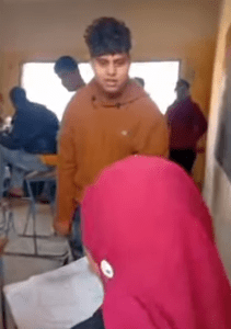 مشادة داخل لجنة امتحانات بشبرا الخيمة.. طالب يصرخ في وجه معلمة ويثير الجدل عبر مواقع التواصل 6 طالب يصرخ في وجه معلمة في مدارس شبرا الخيمة