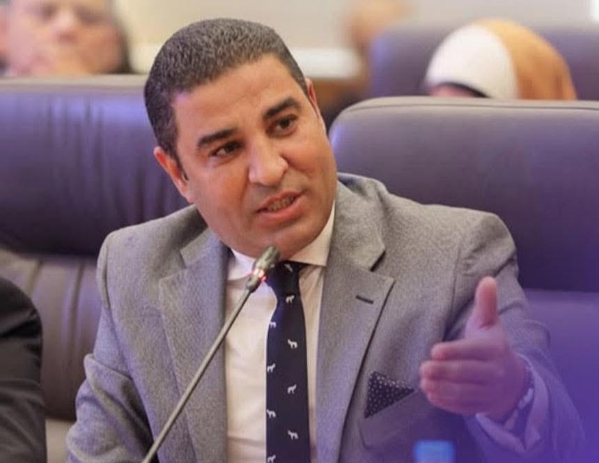IMG ٢٠٢٦٠١١٨ ١٨٠٣٤٠ الدكتور الدكتور مصطفى ثابت عميدًا لكلية الحاسبات والمعلومات جامعة النهضة موقع في الجامعة