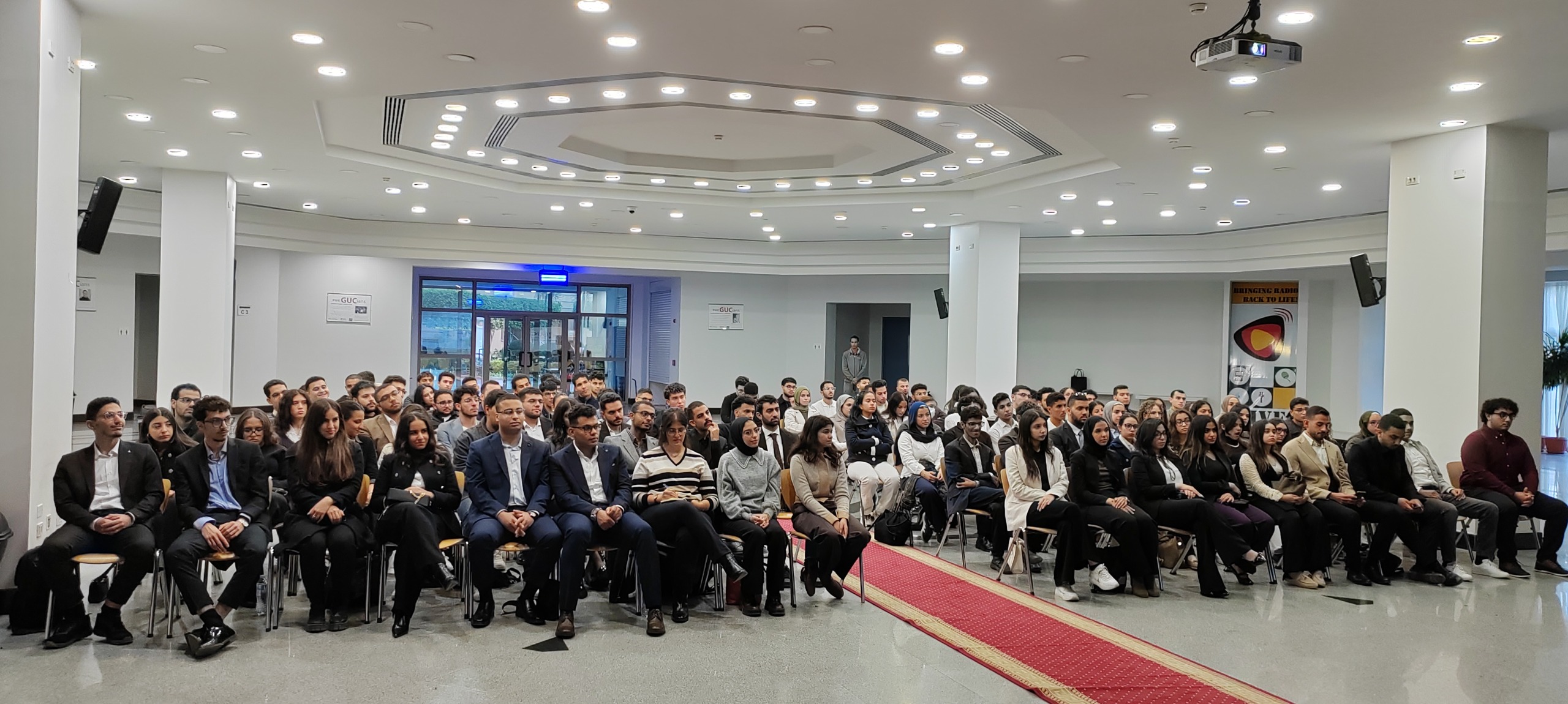  بناء قيادات المستقبل… معهد الدراسات الدبلوماسية في لقاء تفاعلي مع طلاب الجامعة الألمانية بالقاهرة و الألمانية الدولية