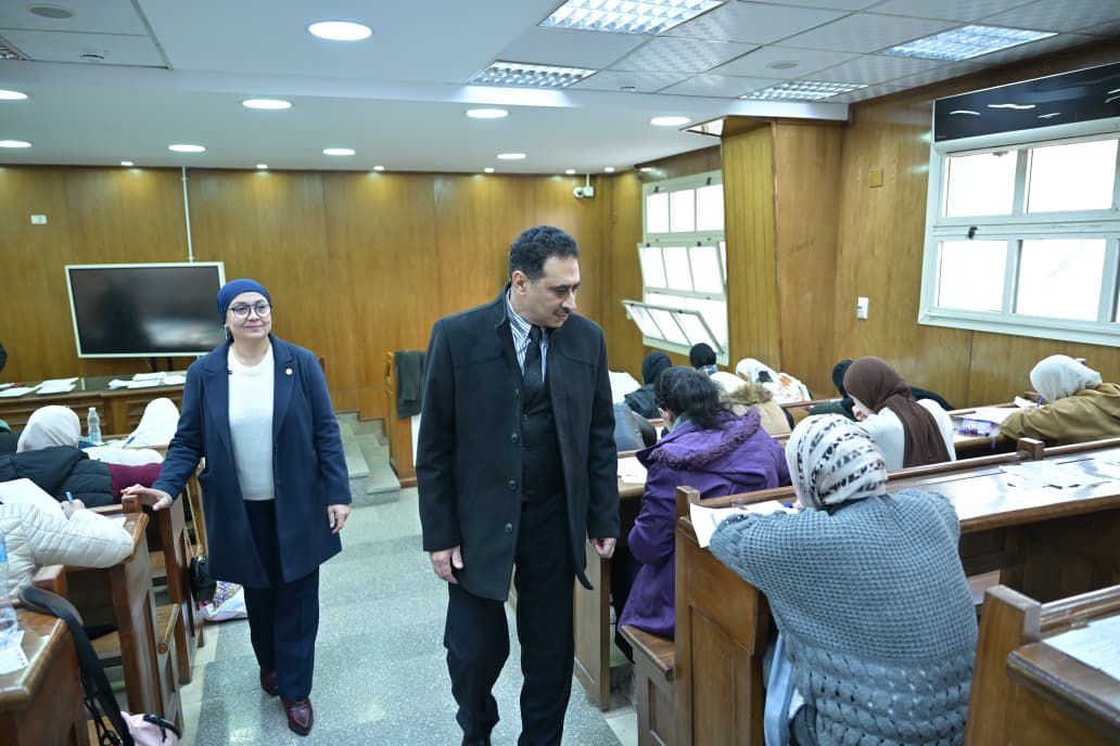 قيادات جامعة القاهرة تواصل المتابعة الميدانية لامتحانات الدراسات العليا والبكالوريوس