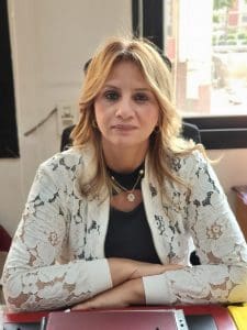 تعيين الدكتورة حنان كامل قائمًا بأعمال عميد كلية الآداب بعين شمس 2 الدكتورة حنان كامل متولي