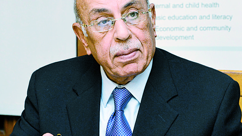 الدكتور مفيد شهاب رئيس جامعة القاهرة الأسبق