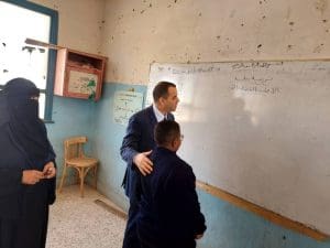 محافظ أسوان يوجه بسرعة صرف مستحقات المعلمين