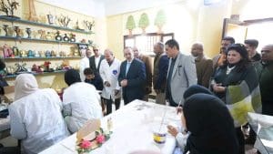 محافظ أسيوط يفتتح مركز "إبداع" للحرف اليدوية والتراثية بمدرسة الزخرفية.. تفاصيل 4 محافظ أسيوط يفتتح مركز إبداع