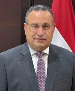 وزير التعليم العالي يهنئ الأكاديميين المعينين محافظين ونواب محافظين