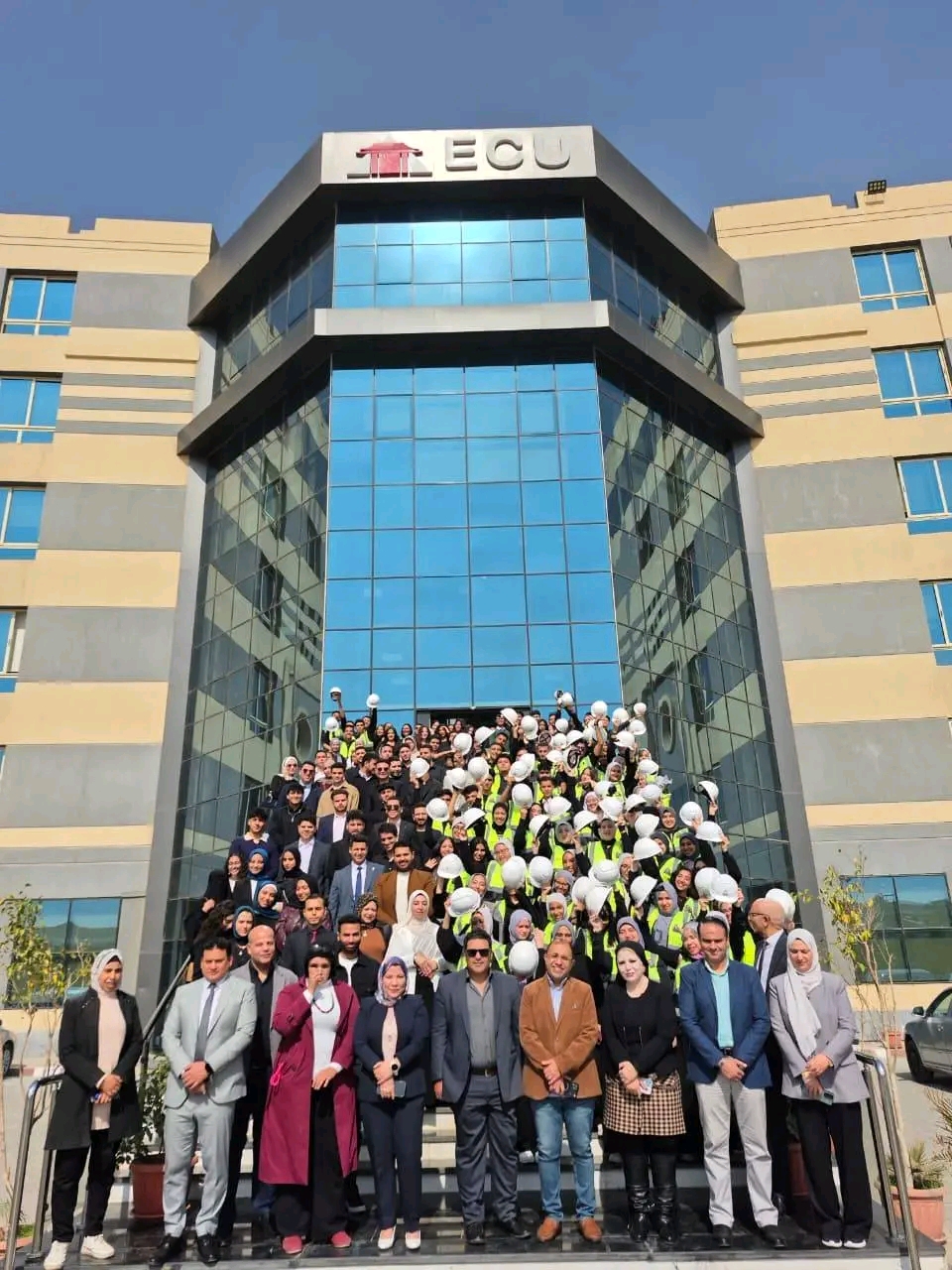 الجامعة المصرية الصينية تستضيف خبراء السويدي للكابلات بكلية الإنسانيات