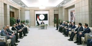 من بينهم وزير التعليم العالي.. رئيس الوزراء يُكرم الوزراء السابقين: نستكمل ما بناه السابقون 3 من بينهم وزير التعليم العالي.. رئيس الوزراء يُكرم الوزراء السابقين: نستكمل ما بناه السابقون