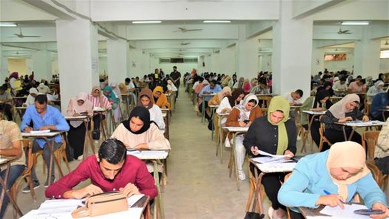 طلاب الجامعات
