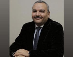 عميد صيدلة الجامعة المصرية الصينية يكشف لـ"في الجامعة": ندمج الطب الحديث بالأعشاب الصينية.. وبرامج دراسات عليا العام المقبل 4 269C16B9 D7D9 4635 850B 0786F3F9C0F0 عميد صيدلة الجامعة المصرية الصينية عميد صيدلة الجامعة المصرية الصينية يكشف لـ"في الجامعة": ندمج الطب الحديث بالأعشاب الصينية.. وبرامج دراسات عليا العام المقبل موقع في الجامعة